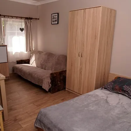 Goscinne Roza Wiatrow 3* Ustka